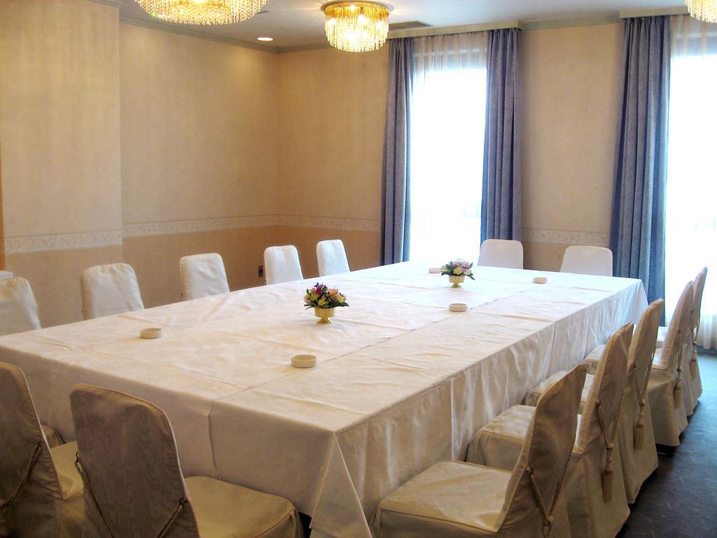 Hotel Crown Palais Kofu Exteriör bild